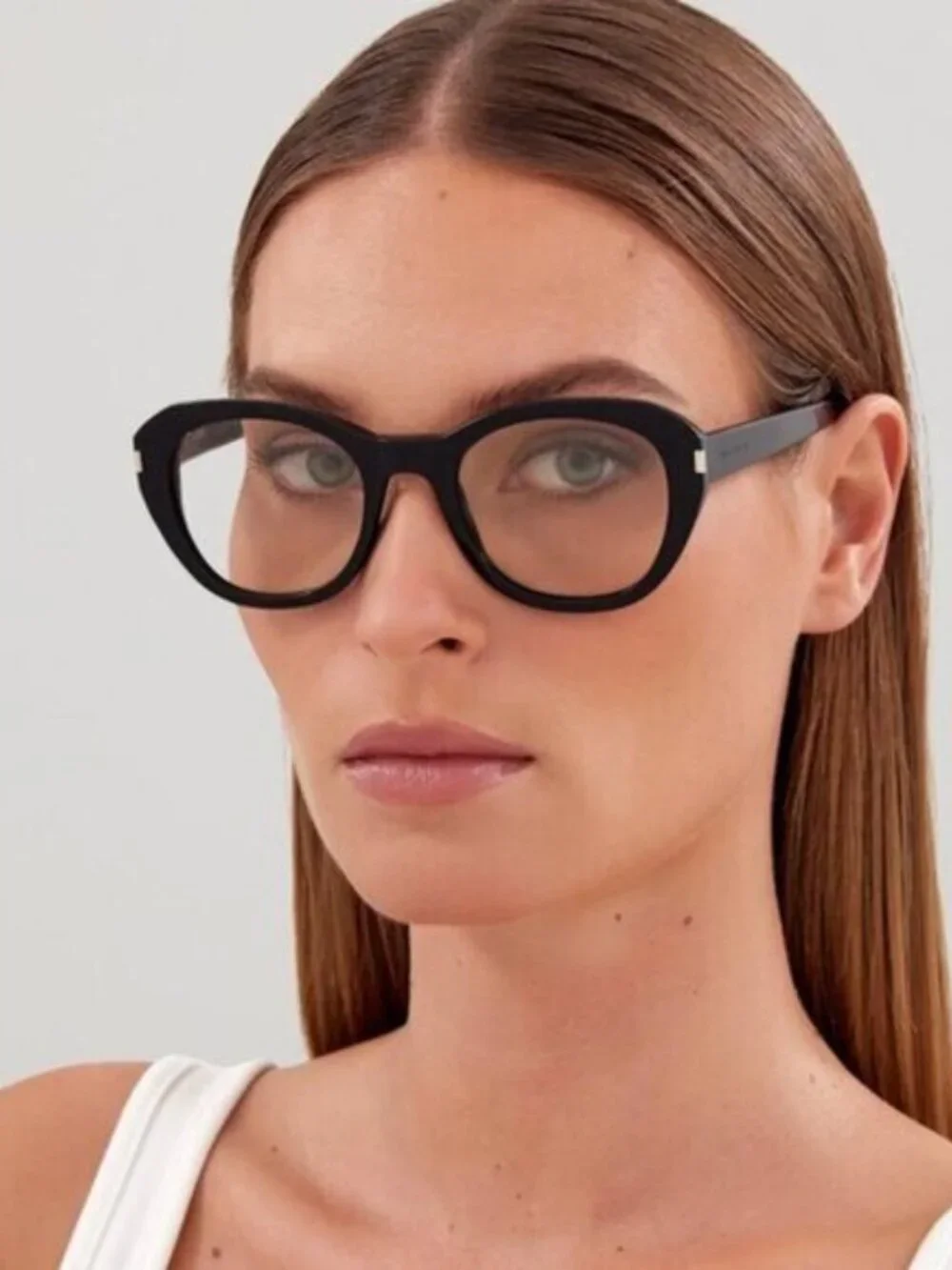 Saint Laurent model sl604